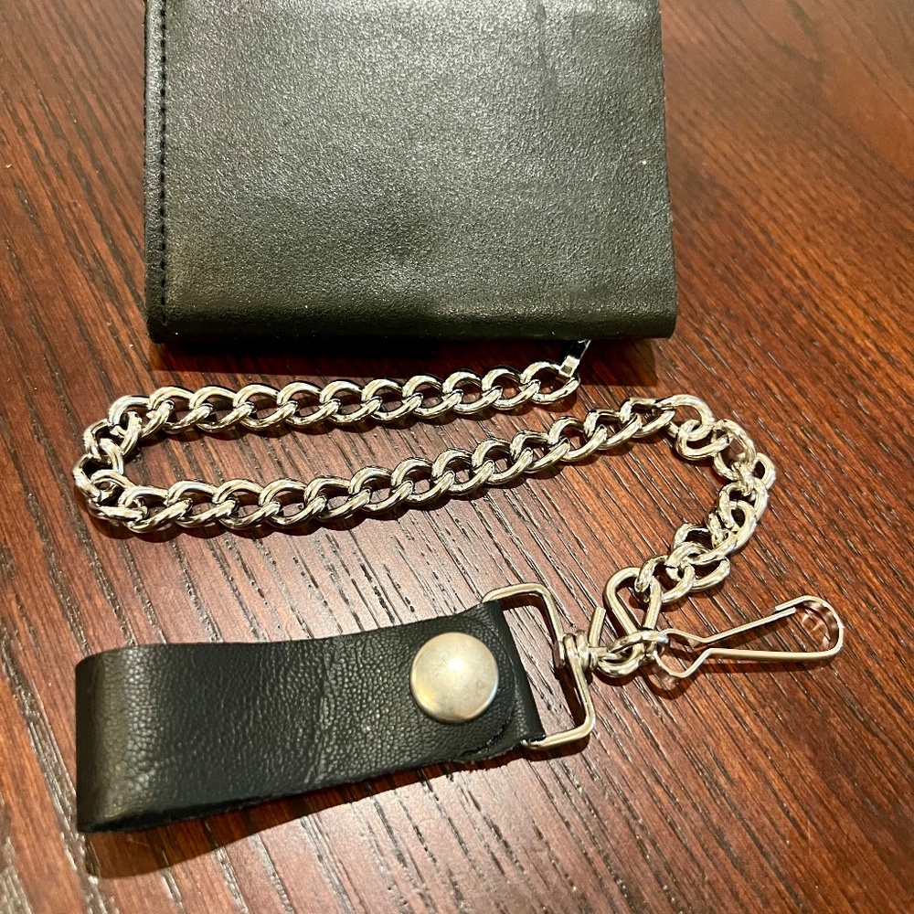 Leather Biker Wallet With Chain Tri-fold - Black Color Tri-Fold Wallet - NEW - Picture 3 of 5